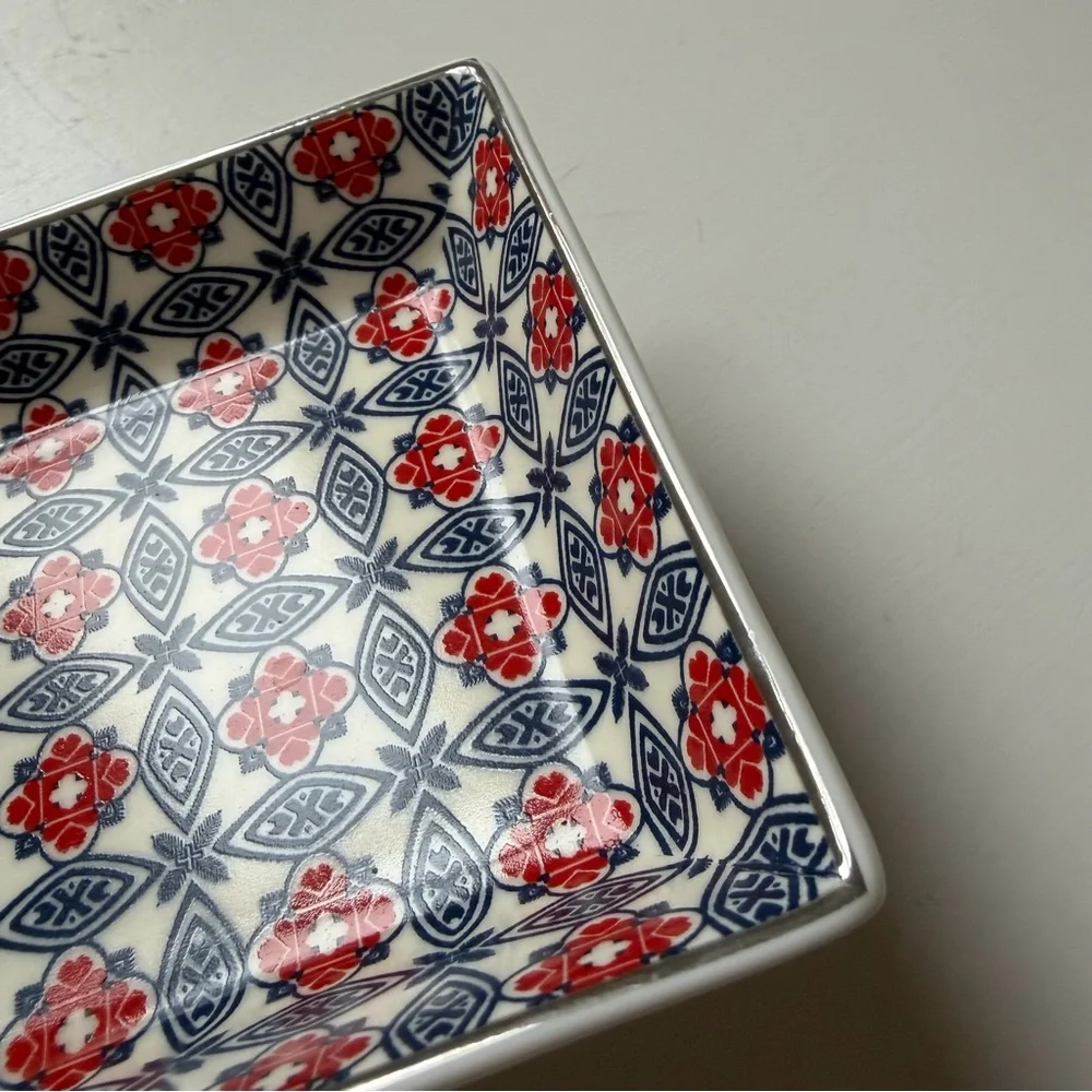 J.Crew Blue and Red Pattern Trinket Coin Jewelry Dish 4.25 x 5.5 in